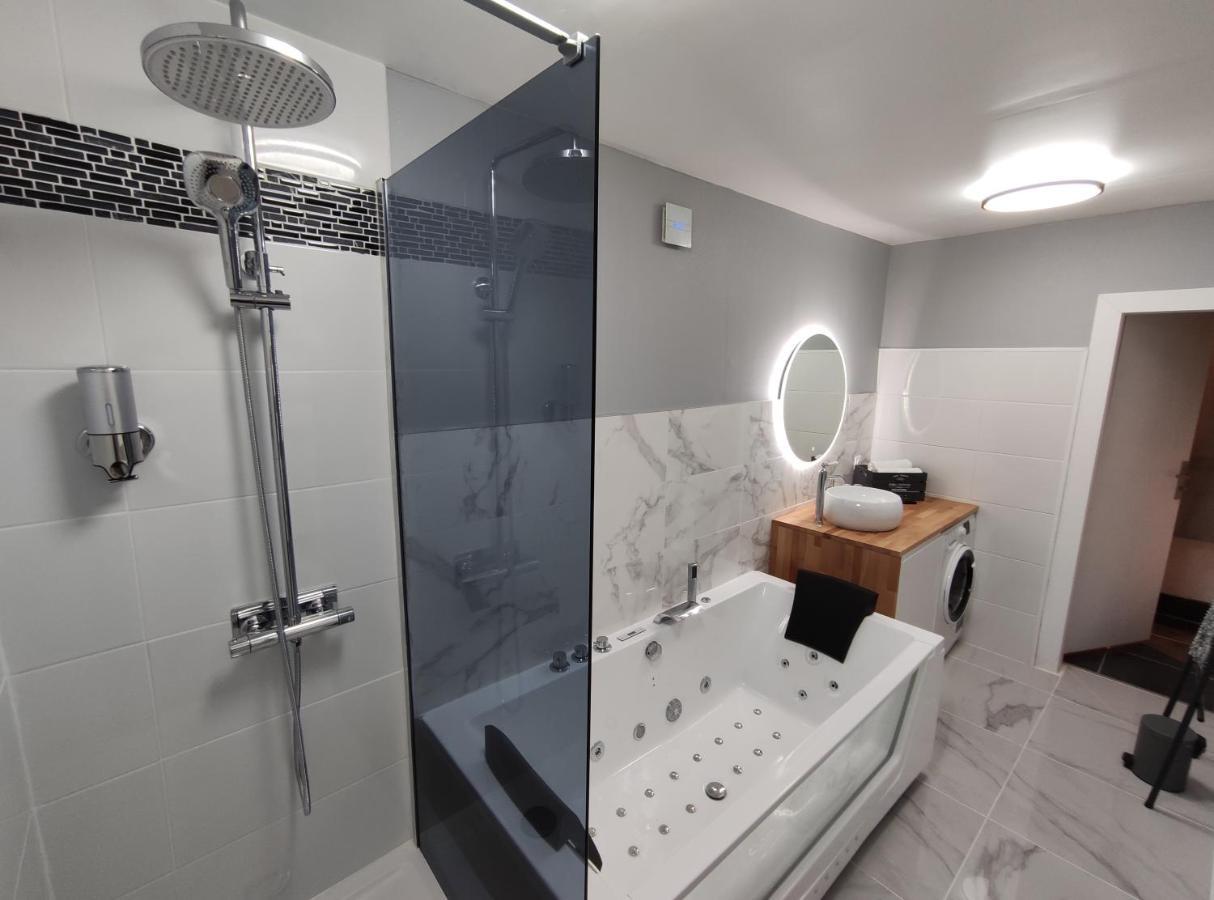 Groom Epernay - Jacuzzi & Champagne Exteriér fotografie