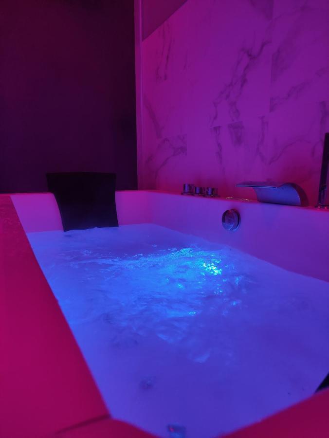Groom Epernay - Jacuzzi & Champagne Exteriér fotografie